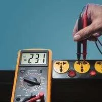 negative voltage reading on multimeter while testing an extension lead